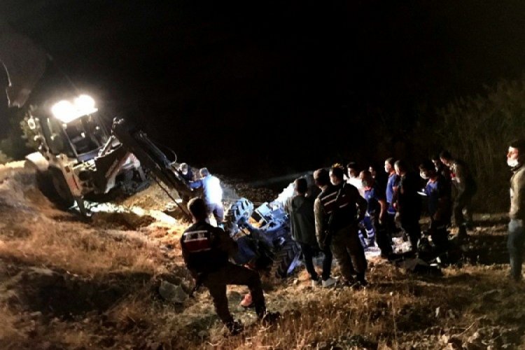 Traktörün altında kalan yaşlı çift hayatını kaybetti