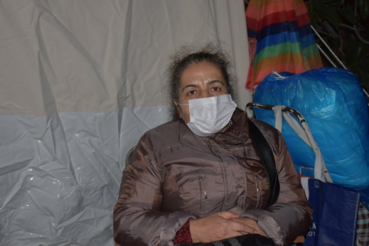 İzmirliler geceyi sokakta geçirdi