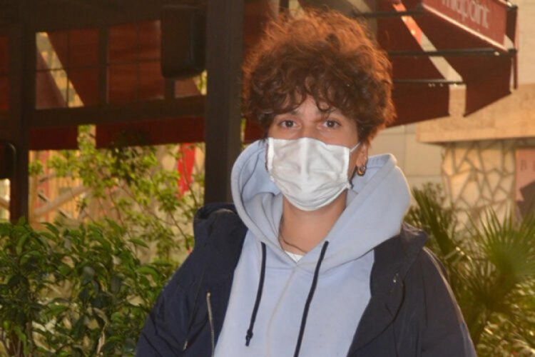 Bergüzar Korel tiyatro oyununu iptal etti