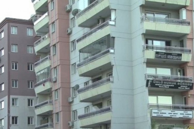 Hasarlı binada çökme riski