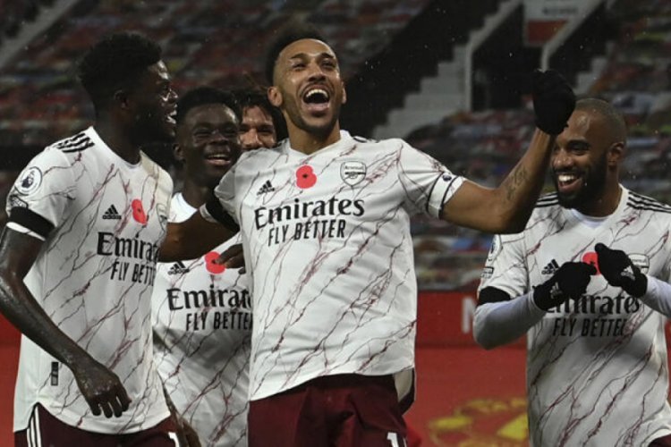 Arsenal, Manchester United'ı tek golle geçti