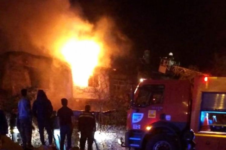 87 yaşındaki kişi evinde çıkan yangında hayatını kaybetti