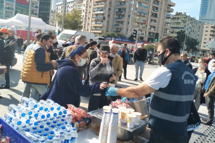Bursa Büyükşehir Belediyesi ekipleri yaraları sarıyor