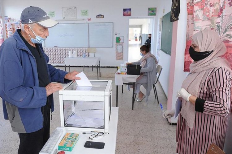 Cezayir'de anayasa değişikliği yüzde 66,8 'evet' oyuyla kabul edildi