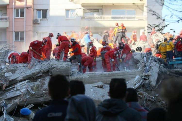 İzmir'deki depremde can kaybı 107'ye yükseldi