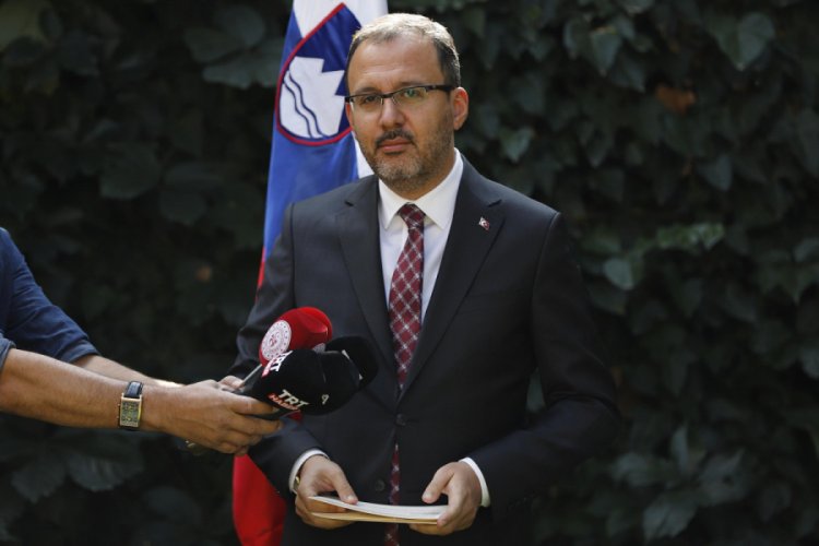 Burs ve öğrenim kredisi başvuruları uzatıldı