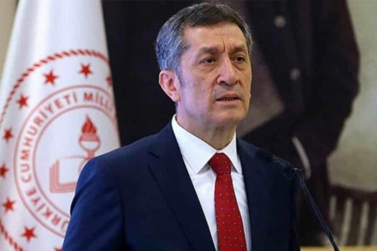Ziya Selçuk'tan Bayraklı'daki okullar ile ilgili açıklama