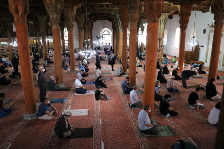 40 direkli Ulu Cami, 7 asırdır ayakta