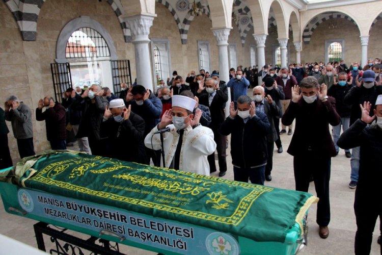 Depremde yaşamını yitiren Nerrin Erakman son yolculuğuna uğurlandı