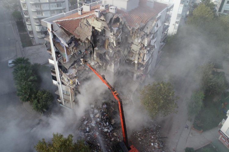 Binaların kaldırılan enkazları havadan görüntülendi