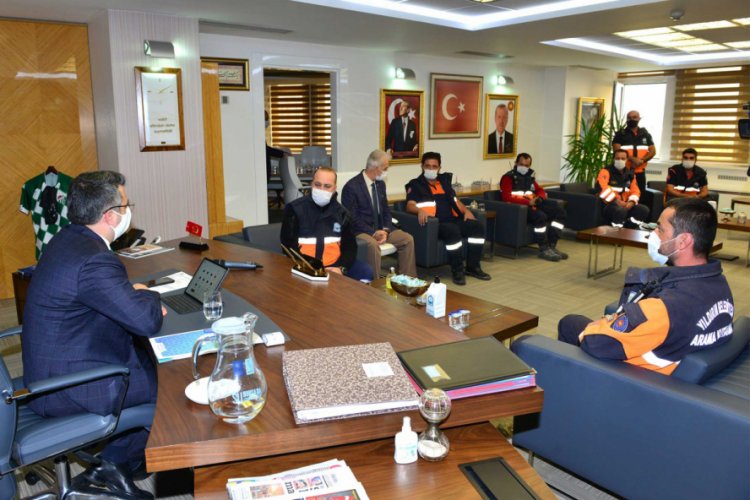 Başkan Yılmaz, Bursa Yıldırım Belediyesi Arama Kurtarma Ekibi'ni ağırladı