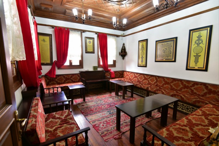 Bursa Emir Buhari Kültür Merkezi, kapılarını açtı