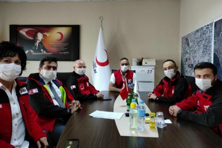 Türk Kızılay Bursa Şubesi'nden deprem bölgesine moral desteği