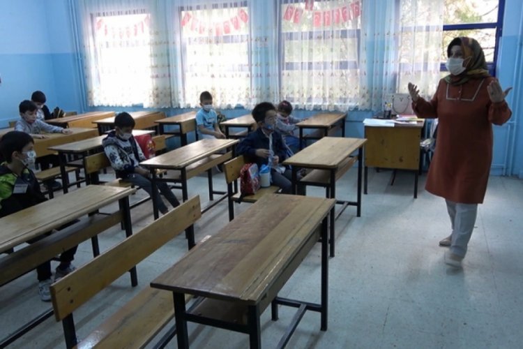Koronavirüs sürecinde yüz yüze eğitime Bursa'dan yorum (ÖZEL HABER)