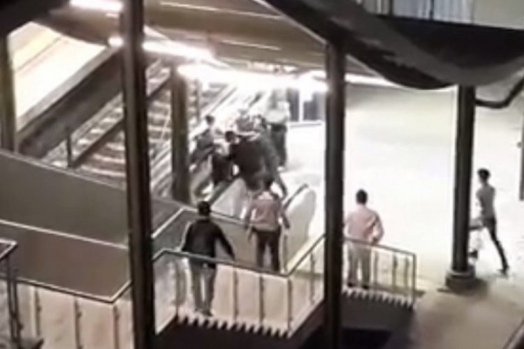 Kadın güvenlik görevlisine küfreden şahsa linç girişimi