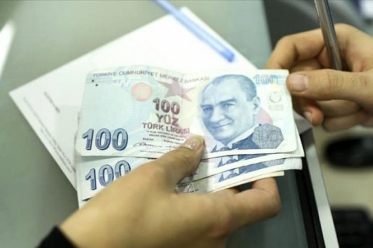 Burs ve krediler hesaplara yatmaya başladı
