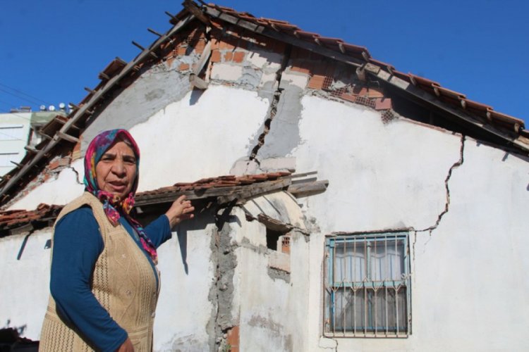 Çeyrek asır önce doldurulan zemine yapılan evlerde diken üzerinde hayatlar