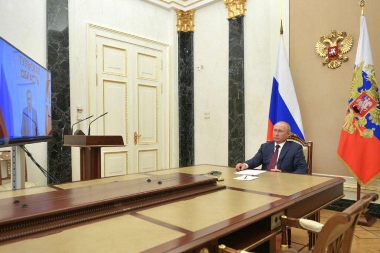 Kremlin'den İngiliz medyasına istifa yalanlaması