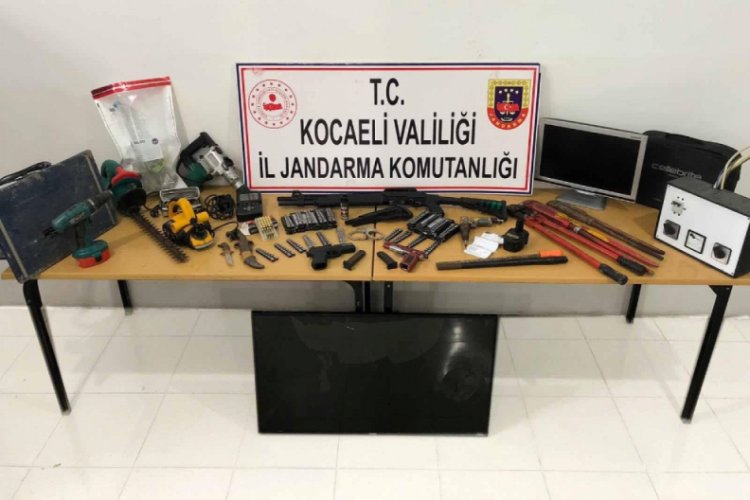 Kocaeli'nde zehir tacirleri yakalandı
