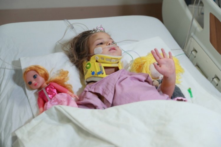 91 saat sonra enkazdan sağ kurtarılan Ayda taburcu oldu
