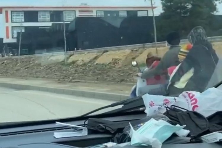 Bursa'da bir motosiklette 4 kişinin tehlikeli yolculuğu