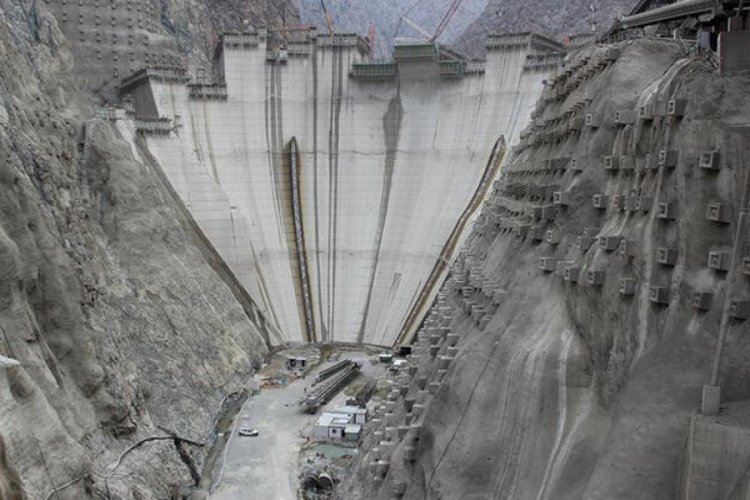 Yusufeli Barajı'nın gövde yüksekliğinde 247 metreye ulaşıldı