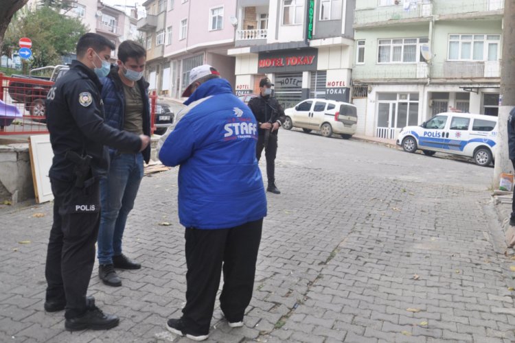Maske takmadığı için ceza yazılmak istenince, 'kimliğim yok' dedi