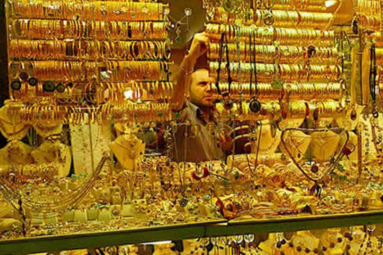 Kapalıçarşı'da altın ve döviz hareketliliği yaşanıyor