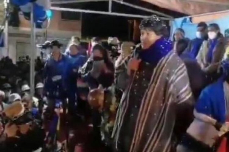 Bolivya'nın darbeyle indirilen eski lideri Morales ülkesine döndü