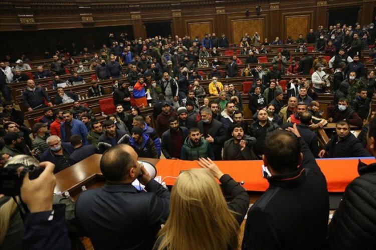 Ermenistan'da muhalif partiler Paşinyan karşıtı protesto düzenleyecek
