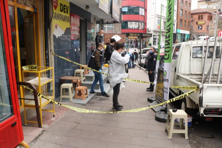 Husumetlisini ayağından vurup, polise teslim oldu