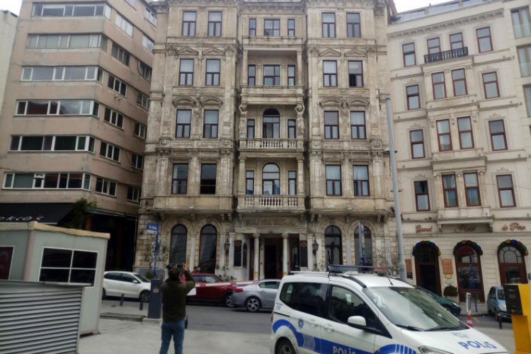 Tarihi otelde bir kadın ölü bulundu