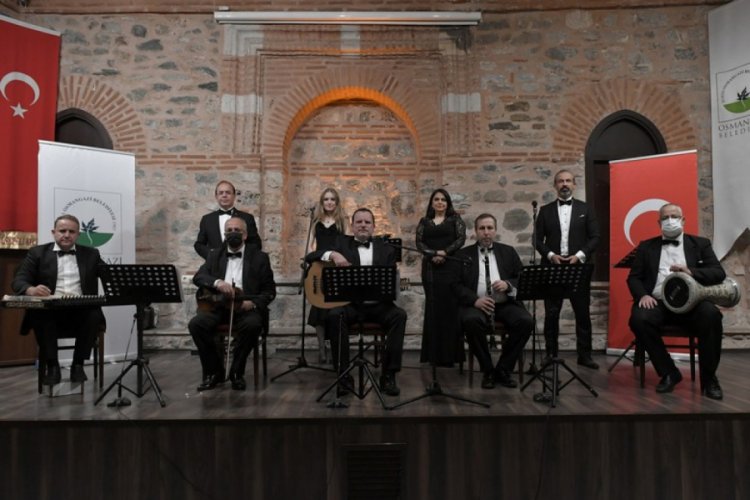 Ulu Önder Bursa'da sevdiği şarkılarla anıldı