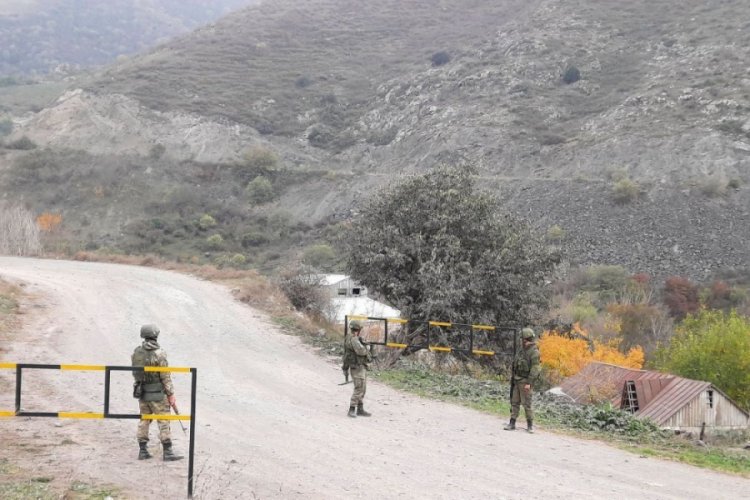 Dağlık Karabağ'a gelen Rus barış güçleri ilk kez görüntülendi
