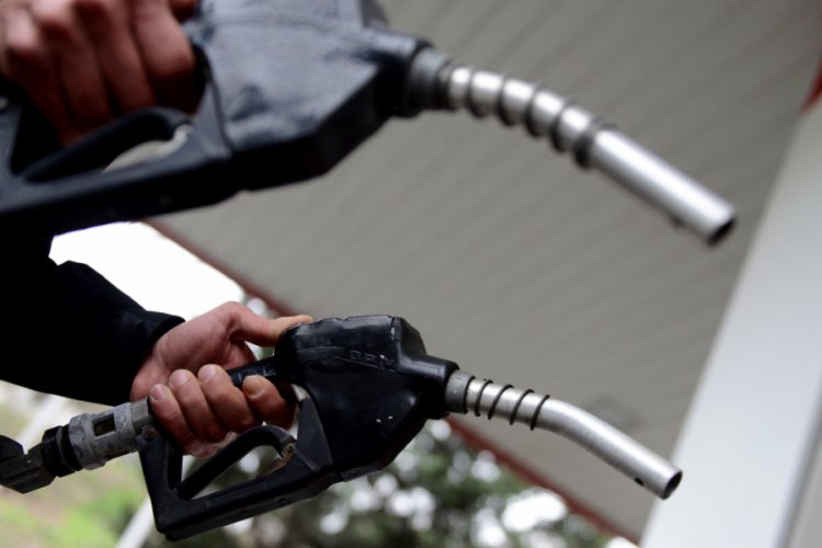Benzine zam geldi