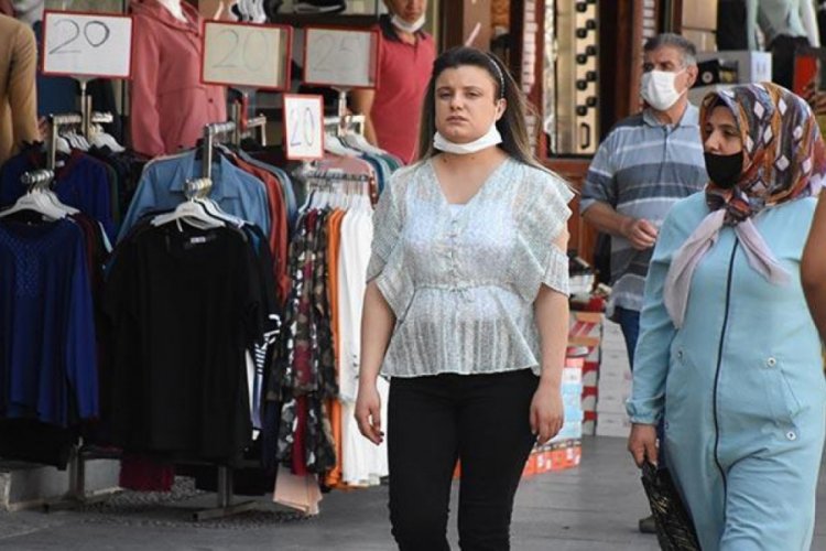 İzmir'de sokakta sigara içmek yasaklandı