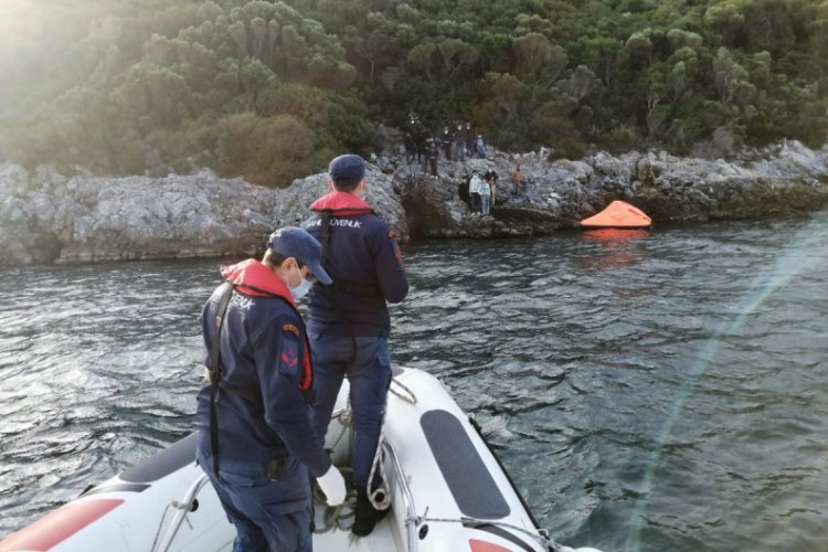 Kuşadası Körfezi'nde 21 düzensiz göçmen kurtarıldı