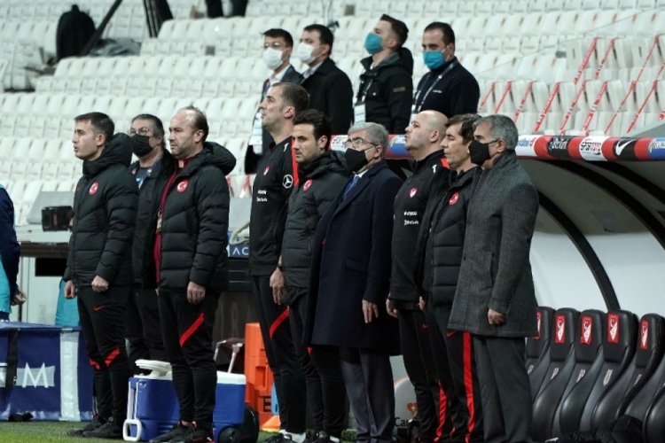 Şenol Güneş temastan kaçamadı!
