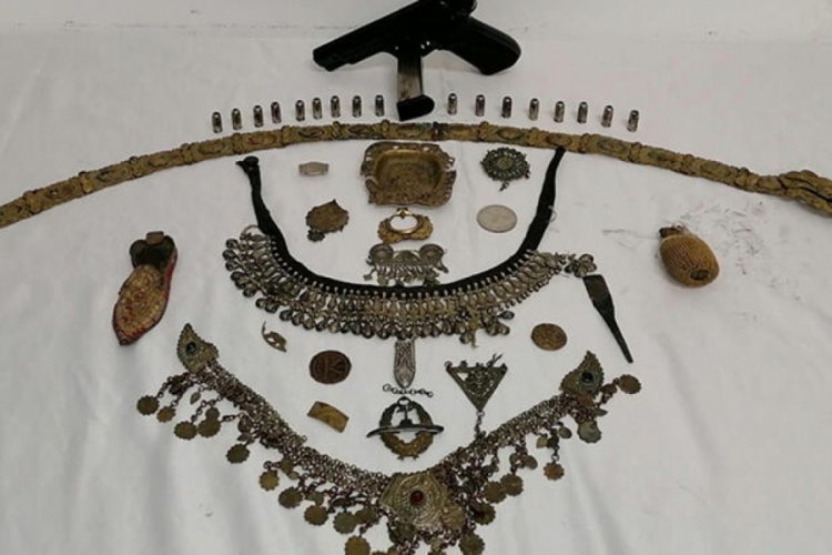 Tarihi eser operasyonu! Hepsi sırt çantasından çıktı