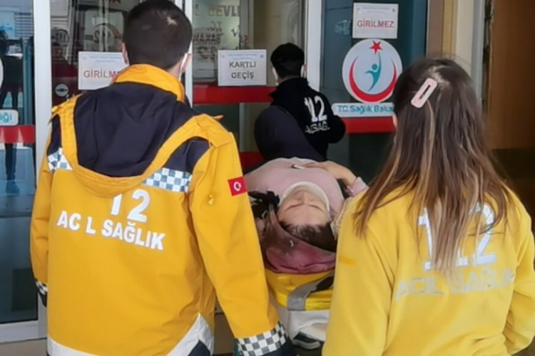 Bursa'da merdivenlerden düşen kadın yaralandı