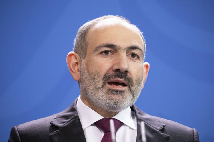 Paşinyan: Bildiriyi imzalamasaydım 20 bin kişilik orduyla kuşatılacaktık