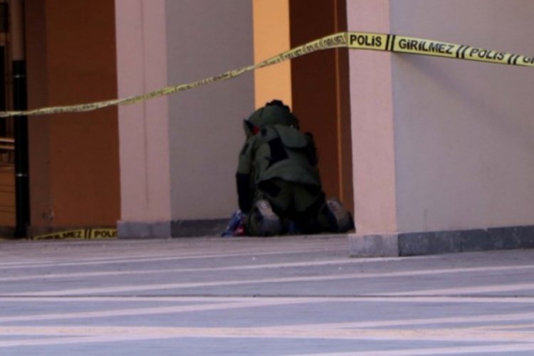 Valilik önünde bomba paniği