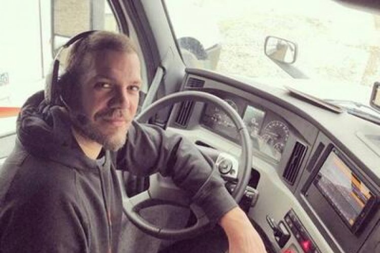 Tolga Karel'den takipçisine: He la kamyoncu oldum hoşuna mı gitti gardaş!