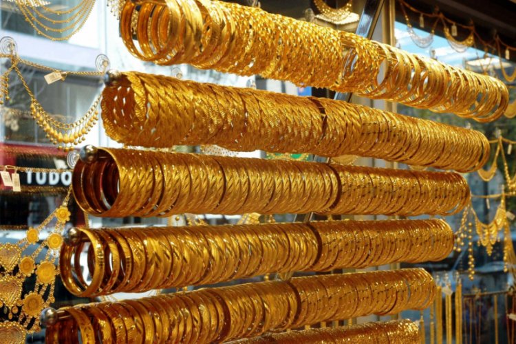 Altın fiyatları gerilemeye devam ediyor