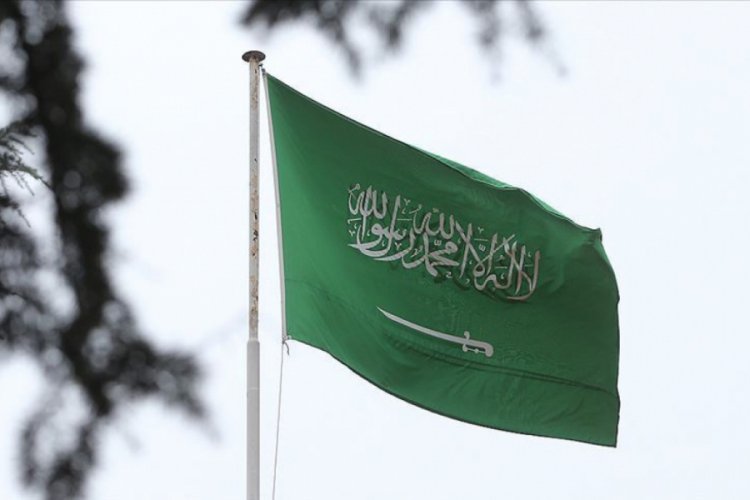 Suudi Arabistan'da bir petrol tesisinin yakınlarında yangın çıktı