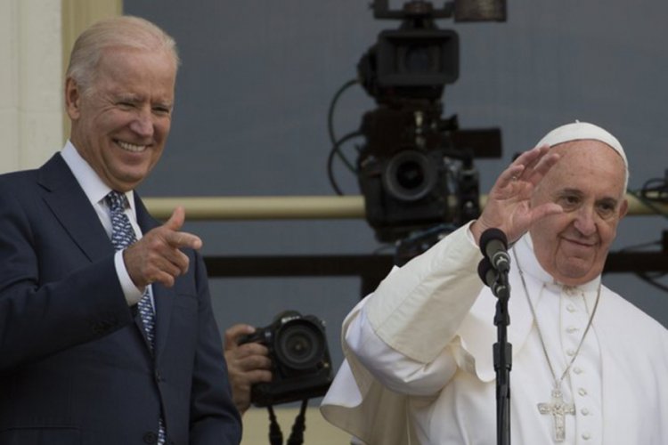 Papa Francesco, Joe Biden'ı tebrik etti