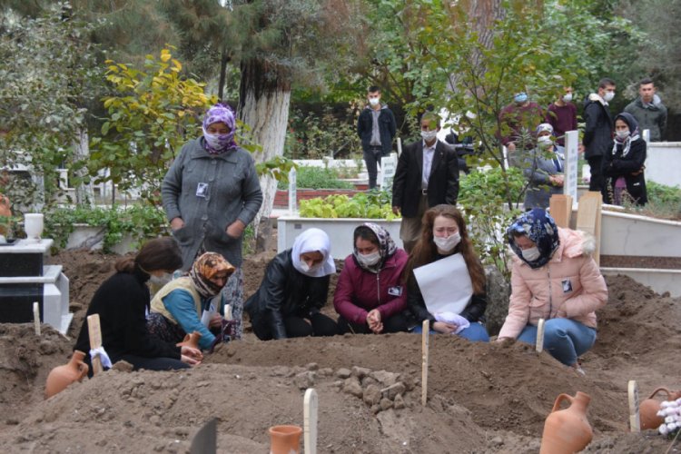 Eski eşi tarafından öldürülen Çilem Kılıç, son yolculuğuna uğurlandı