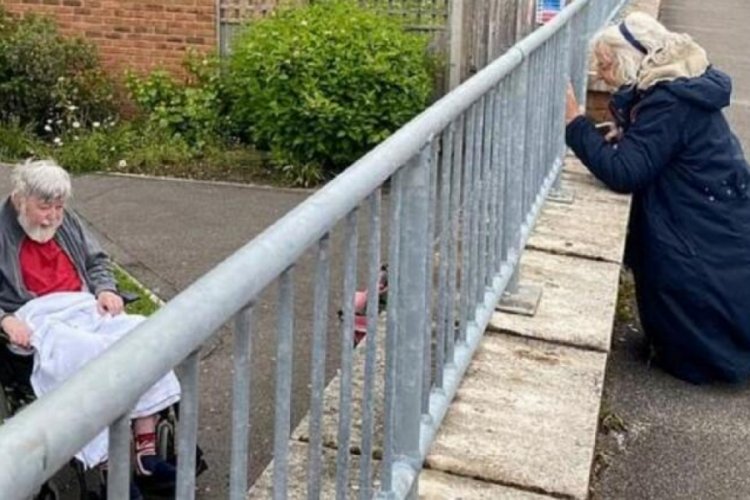 İngiltere'de koronavirüs, 52 yıllık çifti böyle ayırdı