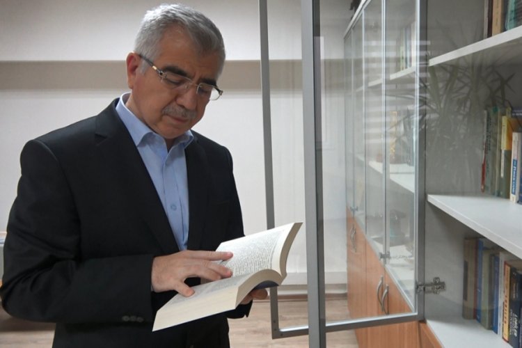 Profesör Arı: Türkiye bugün NATO'da olmasa NATO'nun anlamı olmaz