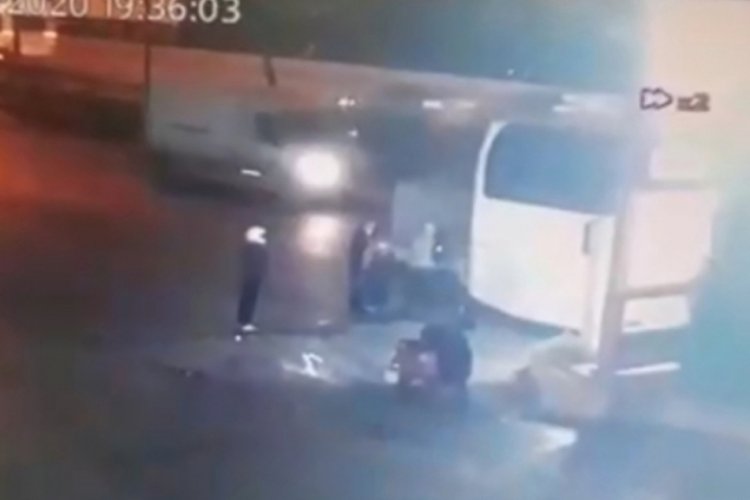 Kamyonet sürücüsünün can verdiği feci kaza kamerada